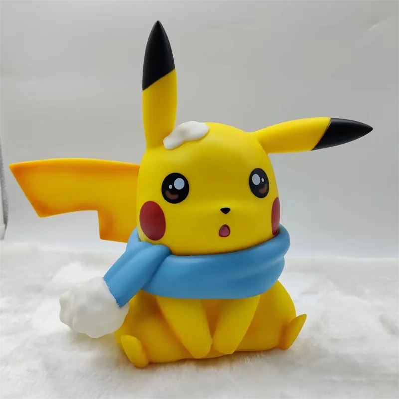 23-センチメートルアニメポケモンスカーフを着てピカチュウ座り姿勢人形おもちゃアクションフィギュア装飾モデルクリスマスギフト