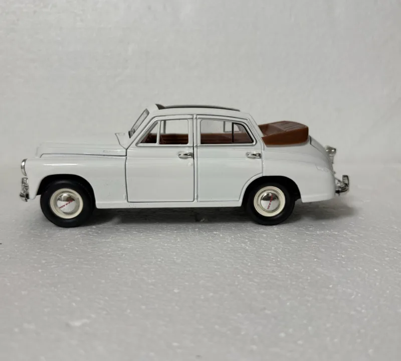 Kleine Kuisheid Op Voorraad 1/24 Nieuwe Collectie Speciale Prijs Diecast Russische Gash M20 Auto Model Meubels Display Collectie Tos