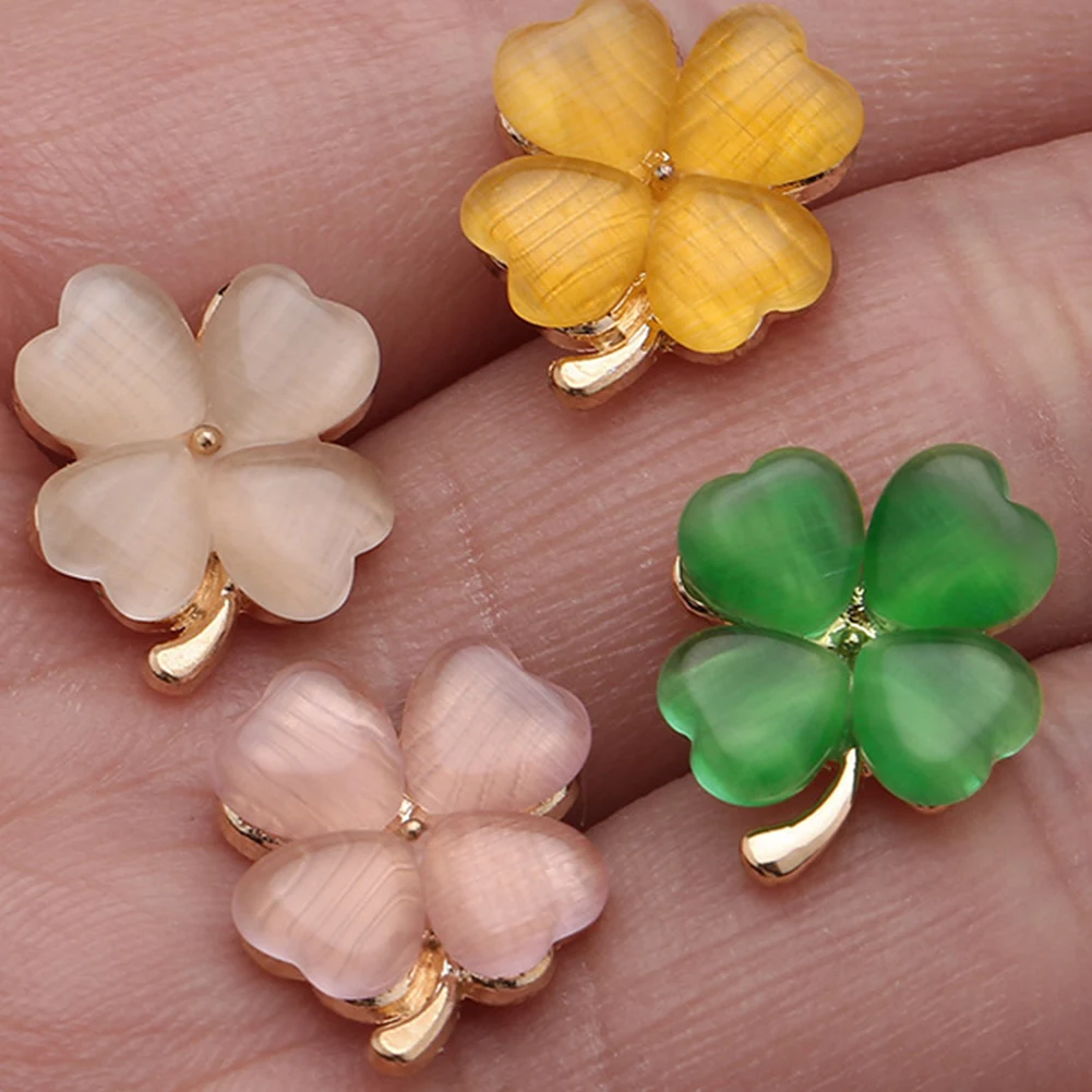 Green Four Leaf Clover Lapel Pin Shamrock Small Lovely New Plant Enamel Pin Badge Girls Dress Friends Gift 2023 New