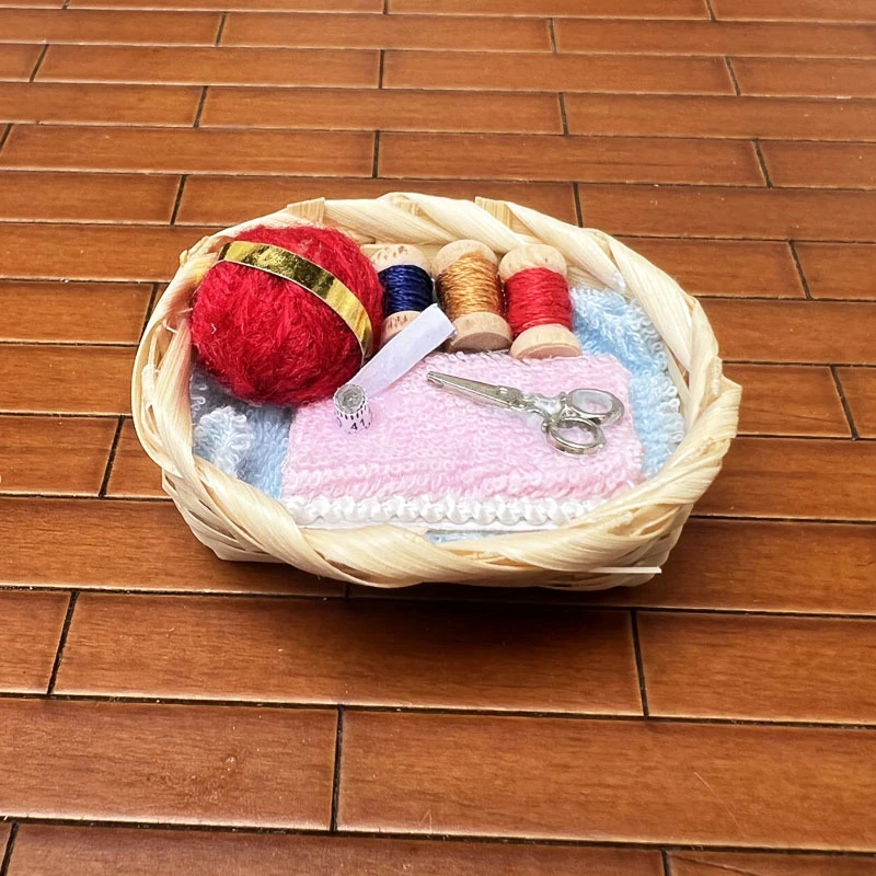 Pretend Toy 1:12 Dollhouse Knitted Woolen Yarn In Basket Decoration Miniature Sewing House Scene Model For Dollhouse Desktop