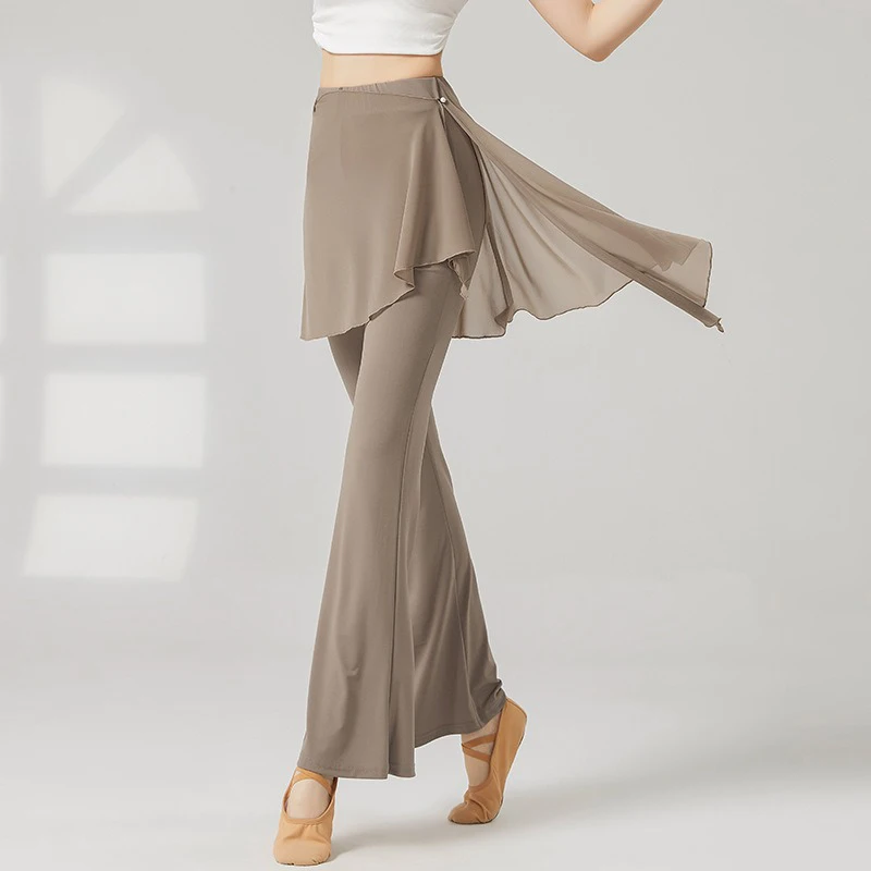 Zweiteiliges, figurbetontes Tanz-Übungs-Outfit, Rockhose mit der Bauchbedeckung, klassische Tanzbekleidung für Damen