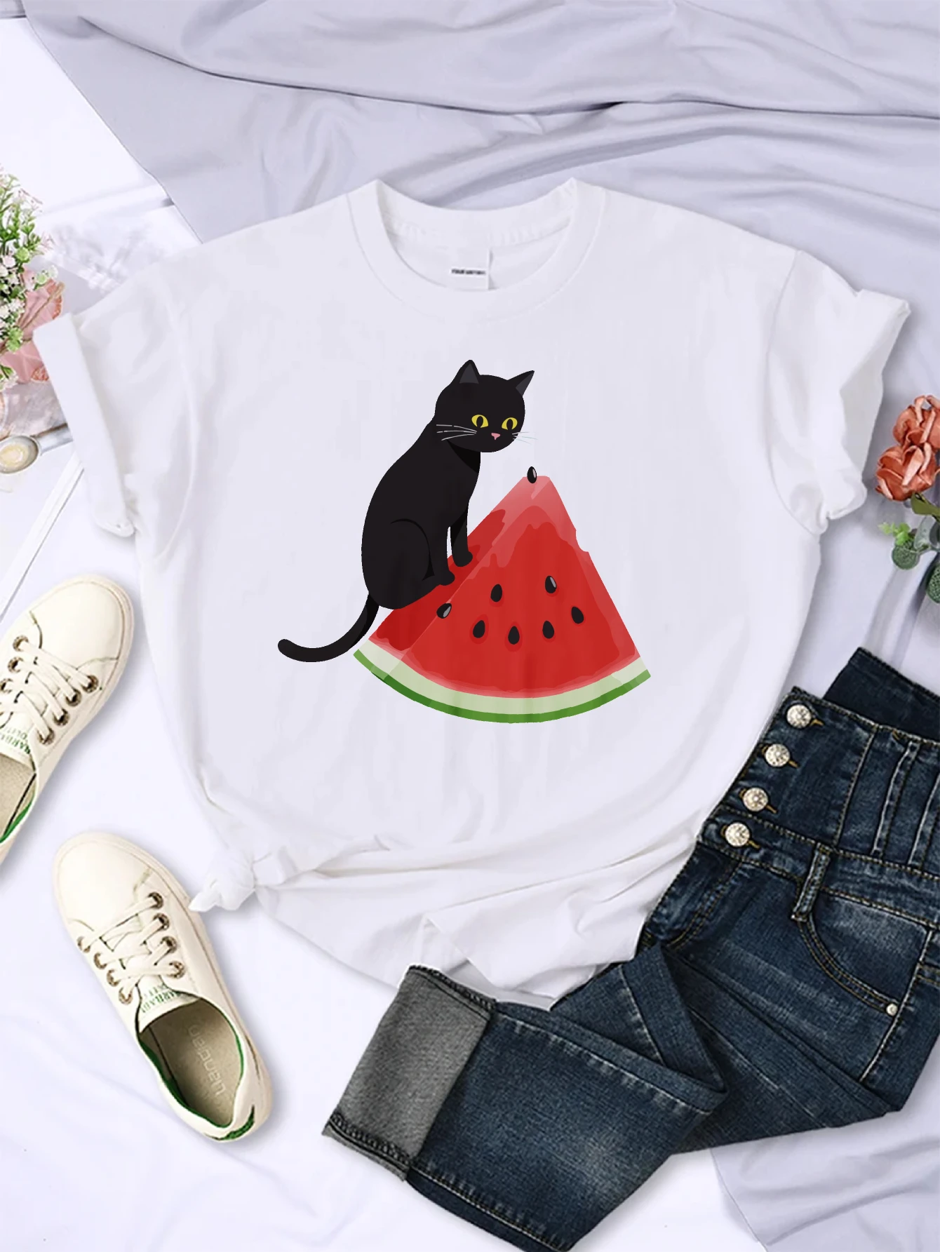 

Black cat sitting Women’s Printed Round Neck T-shirt Comfortable Loose Fit Christmas Best-Selling Clothing