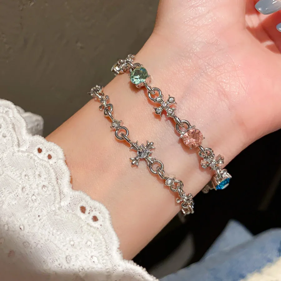 

Everyday Versatile Round Cross Pendant Bracelet - Korean Inspired Trendy Office-Ready Jewelry