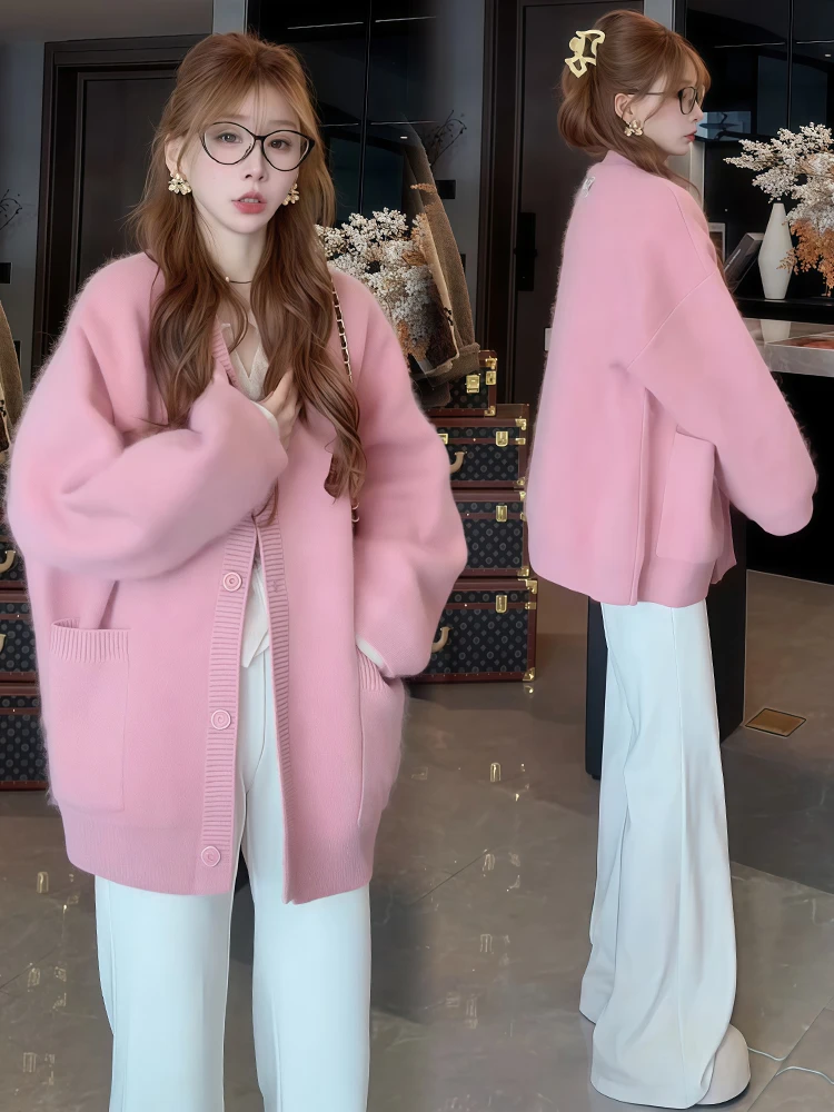 سترة محبوكة فريدة من نوعها بلون نقي فريدة من نوعها جميلة على شكل حرف V طويلة Sve للخريف والشتاء سترة نسائية مضادة للتربة