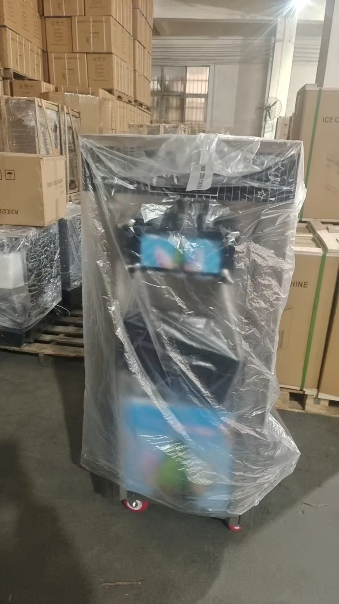 Factory Cheap Price Soft Ice Cream Machine Commercial Ice Cream Machine Good Looking Frozen Yogurt Maker for Shops