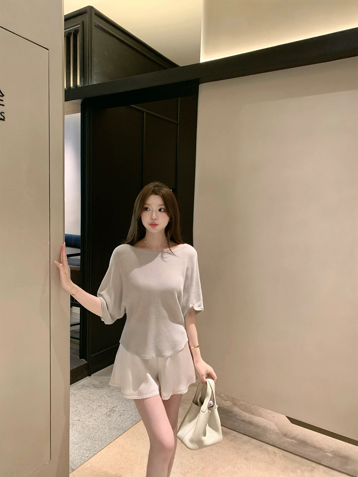 

Женский вязаный топ Chill Day Zhao Bao Ni с рукавами «летучая мышь», летняя новинка, свободный крой, круглый вырез, смесь льна