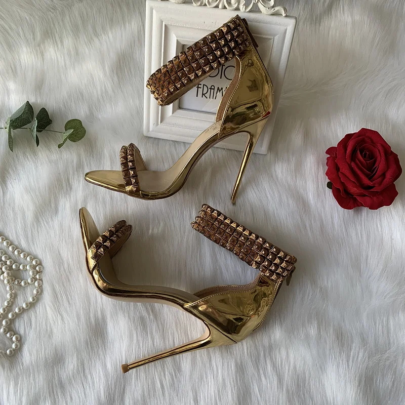 

Summer new fashion leather gold rivet with sexy sandals slim high heel banquet dress, versatile large and small women's shoes