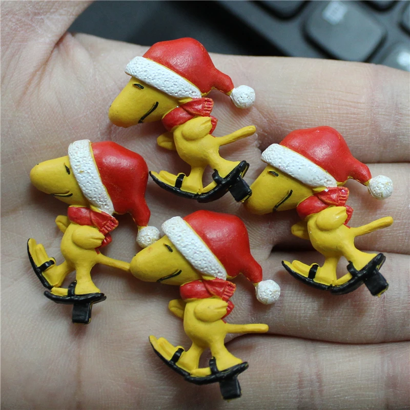 6piece 3cm Peanuts snoopy for Christmas Woodstock with Christmas Outfit action Figure Collectible Model Toys