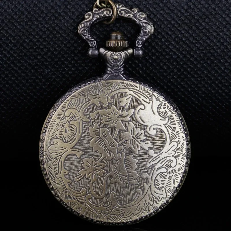 خمر ريترو موضوع تصميم كوارتز ساعة الجيب التناظرية قلادة لصبي منحوتة بدقة هدية لساعة الجيب النساء الرجال الأطفال