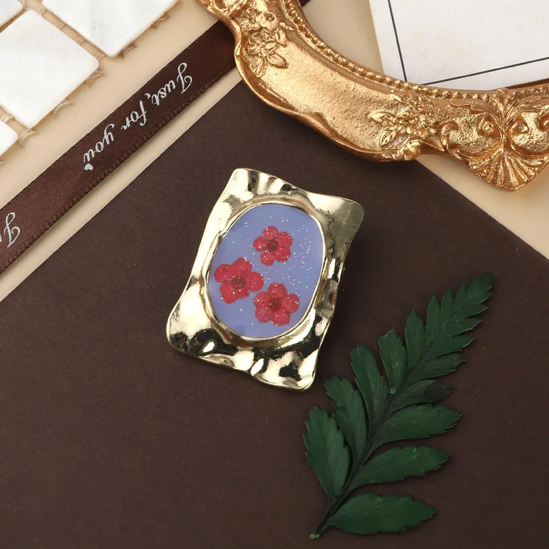 Vintage Baroque Classic Pearl Luxury Brooches For Woman Men Fashion Enamel Round Badges Palace Retro Cloting Coat Accessories