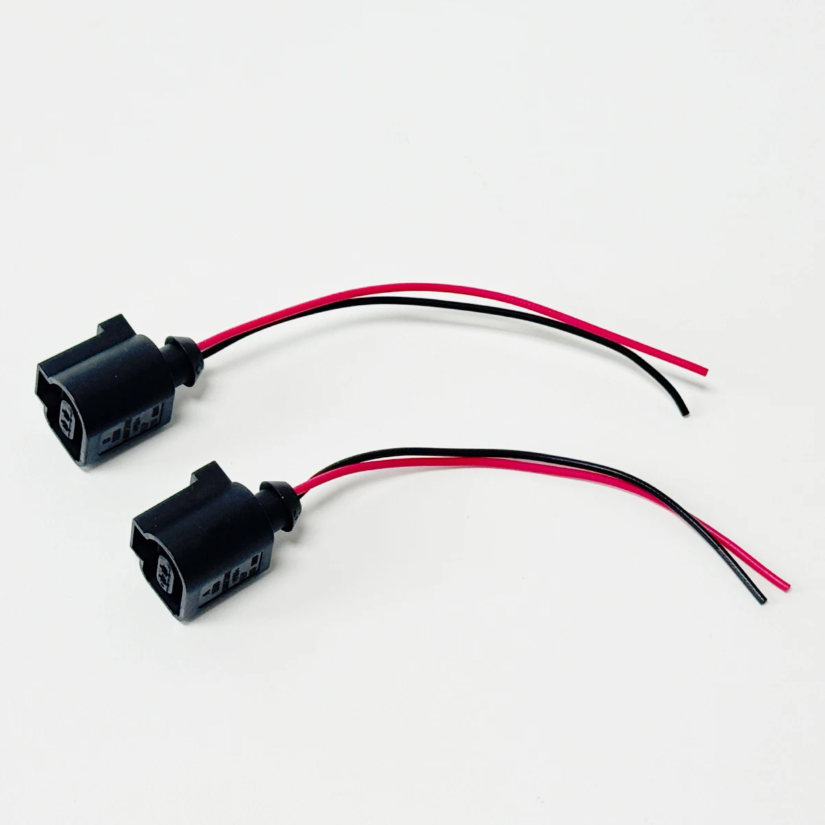 

Разъем для подключения подсветки номерного знака для моделей Volkswagen Bora/Jetta/Santana/Passat B6/Polo/Golf IV и VI