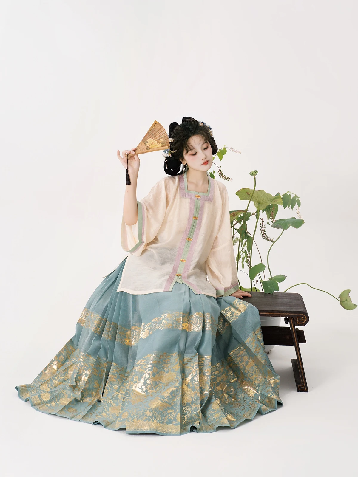 

Jiang Lion Play Ball Golden Weave Ming Dynas Hanfu f Юбка Весна Лето Полиэфирное волокно 00% женская традиционная китайская юбка...