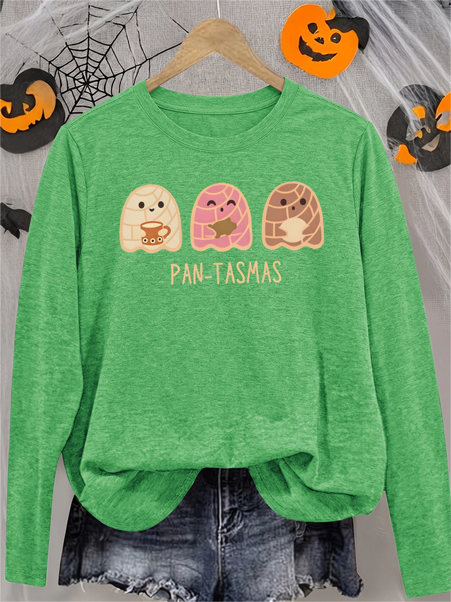 Women's Halloween Long Sleeve Crew Neck T-Shirt with Funny Cartoon Mummy Print Holding Coffee Cup Donut and Pumpkin, Cute Soft Horror Humor Gift, Casual Athletic Vacation Top, Local Stock