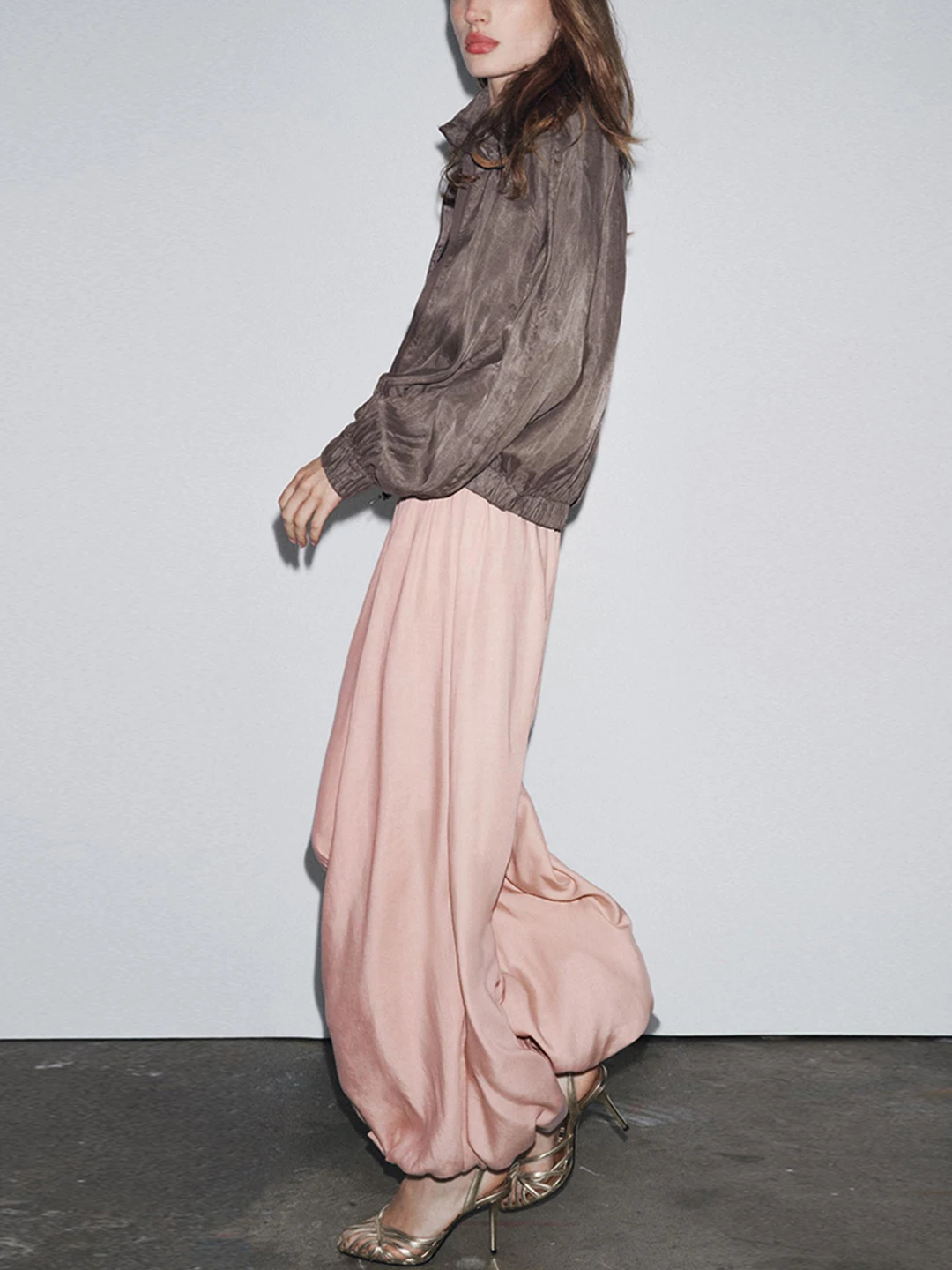 엘리 루즈 여성용 패션 카고 팬츠 2025 가을 캐주얼 바지 l 허리 기타 소재 00% 엘리 슬레