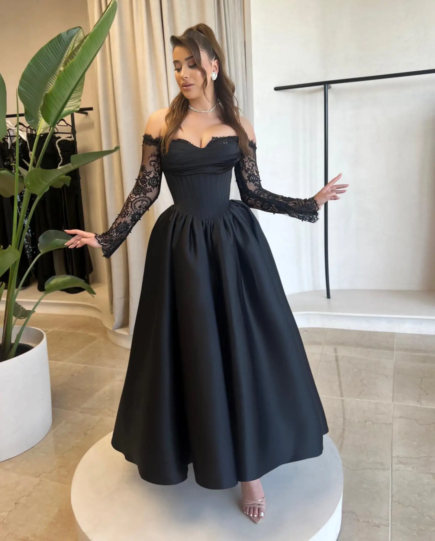 Thinyfull Off Shoulder Black Lace/Satin Prom Dresses A-line Long Sleeves Sweetheart Evening Party Gowns Formal Occasion Dress