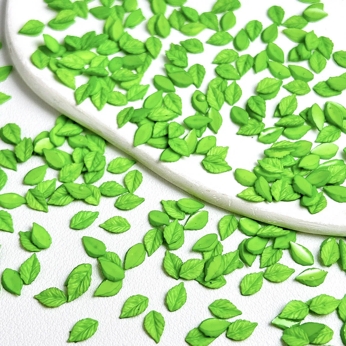 100Pcs Per Color Mini Resin Green Leaf Charms, 6 Single Color Options & Mixed Styles Nail DIY Earrings Hair Clips Jewelry Crafts