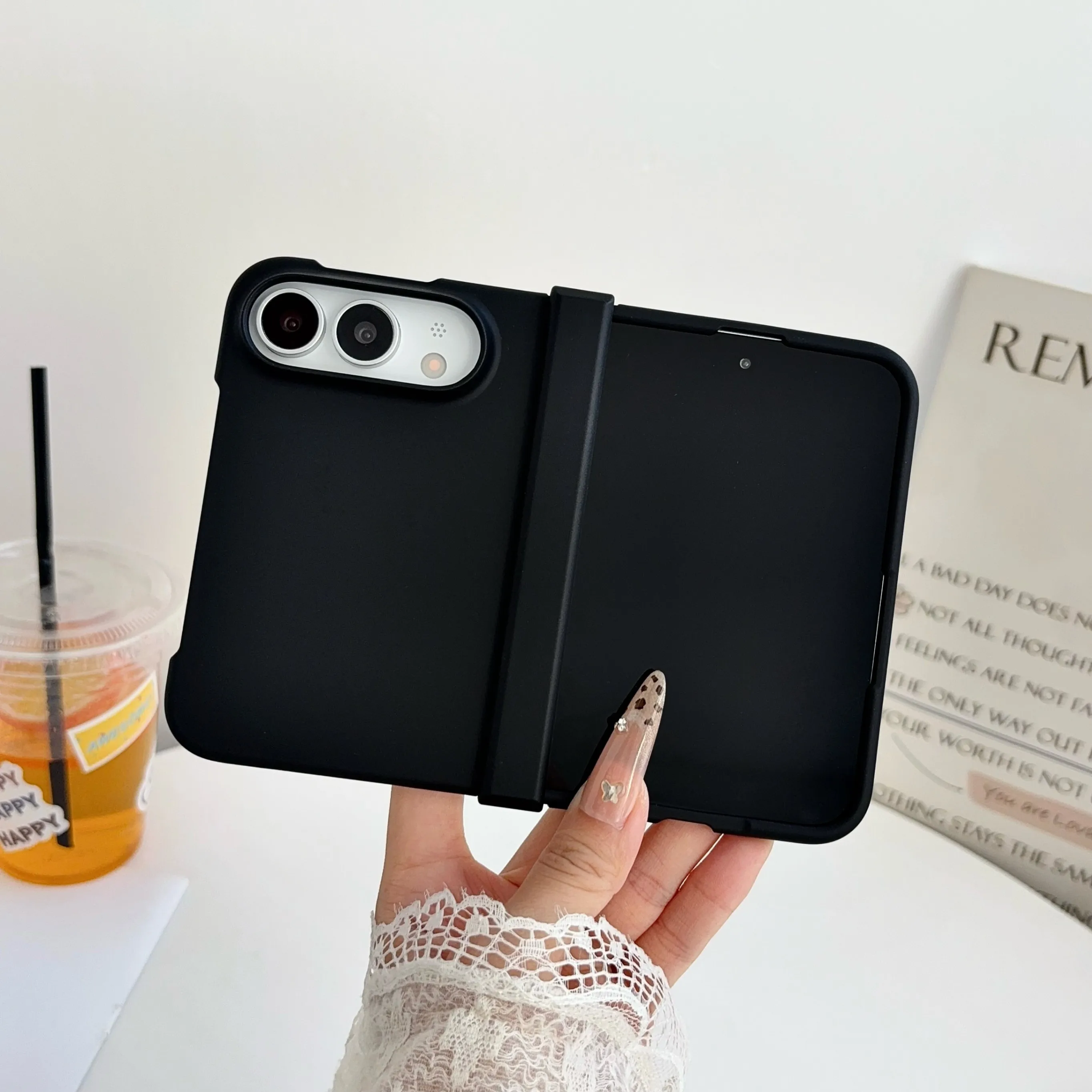Einfarbige Handyhülle mit angenehmer Haptik für iPhone Duo iPhone 18 Fold mit Scharnierschutz, stoßfeste, faltbare Handyhülle, Fundas