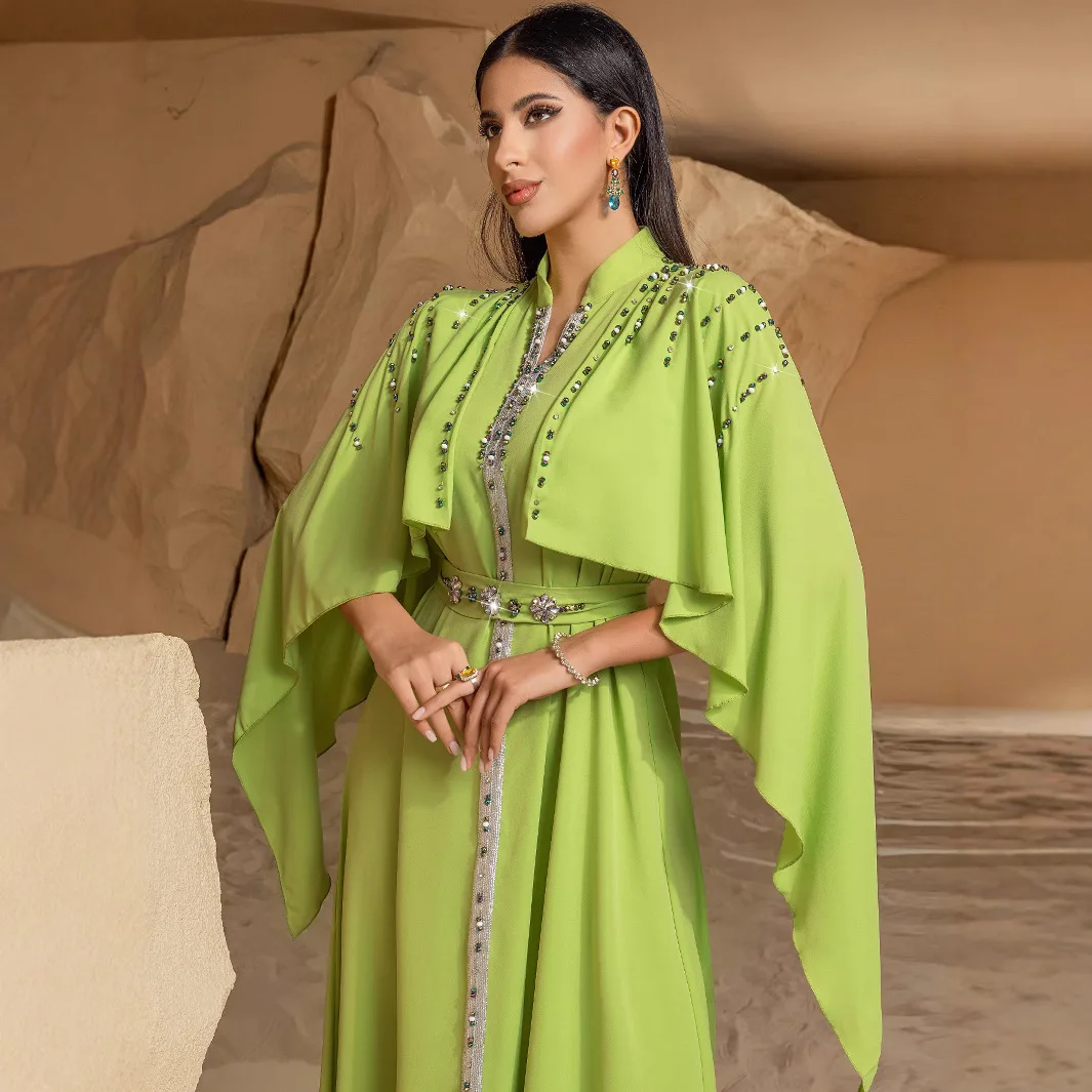 

New Arab-style pistachio green semi-high collar dress with a shawl in Dubai. It is an Abaya-style Muslim women's robe. S-XXL