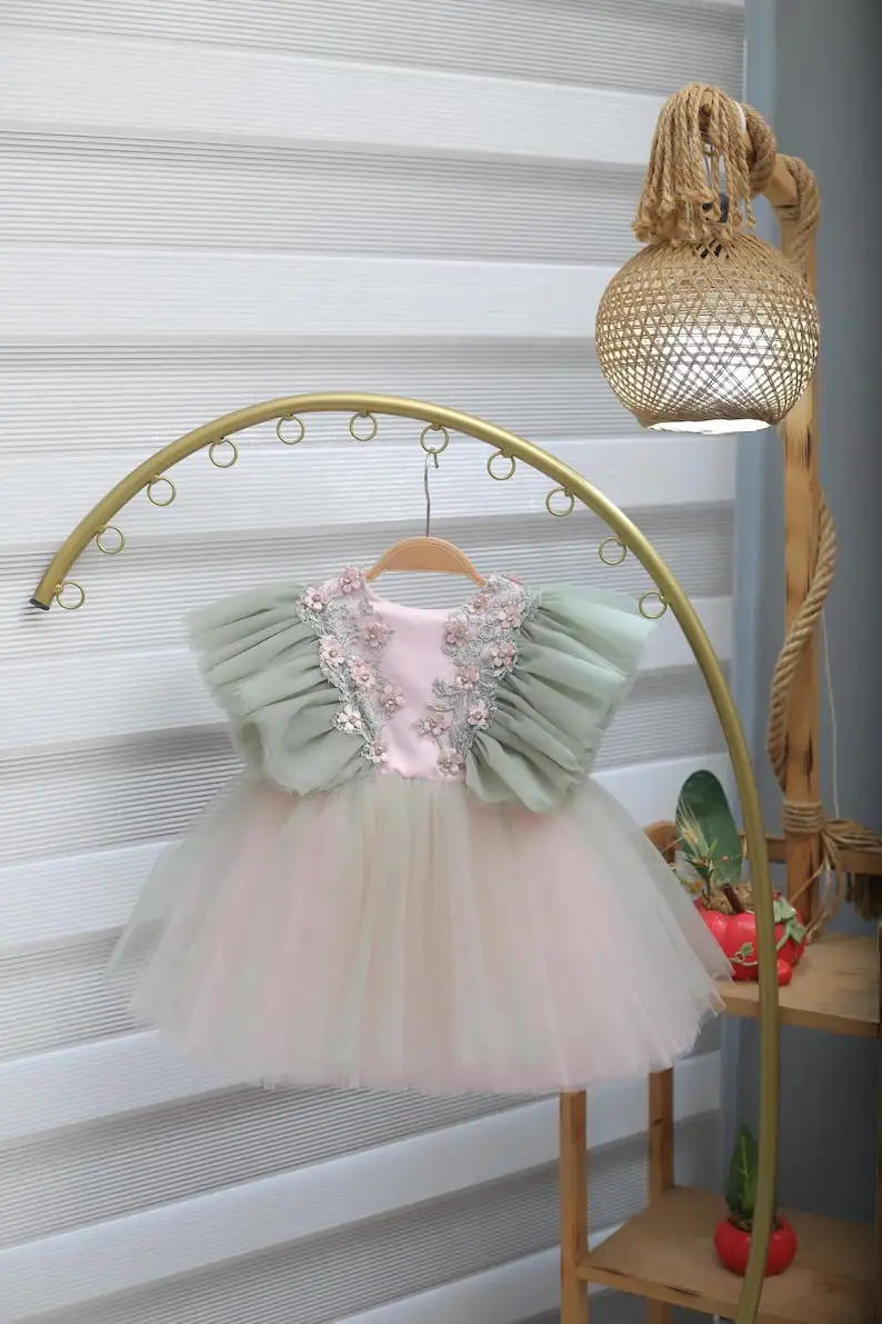 فستان فتاة الزهور ثلاثي الأبعاد مصنوع يدويًا بالنعناع وأحمر الخدود: فستان الأميرة من التول فستان التواصل الأول لحفلات الزفاف