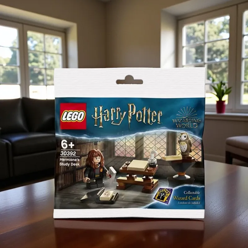 LEGO 30392. Рабочий стол Гермионы.