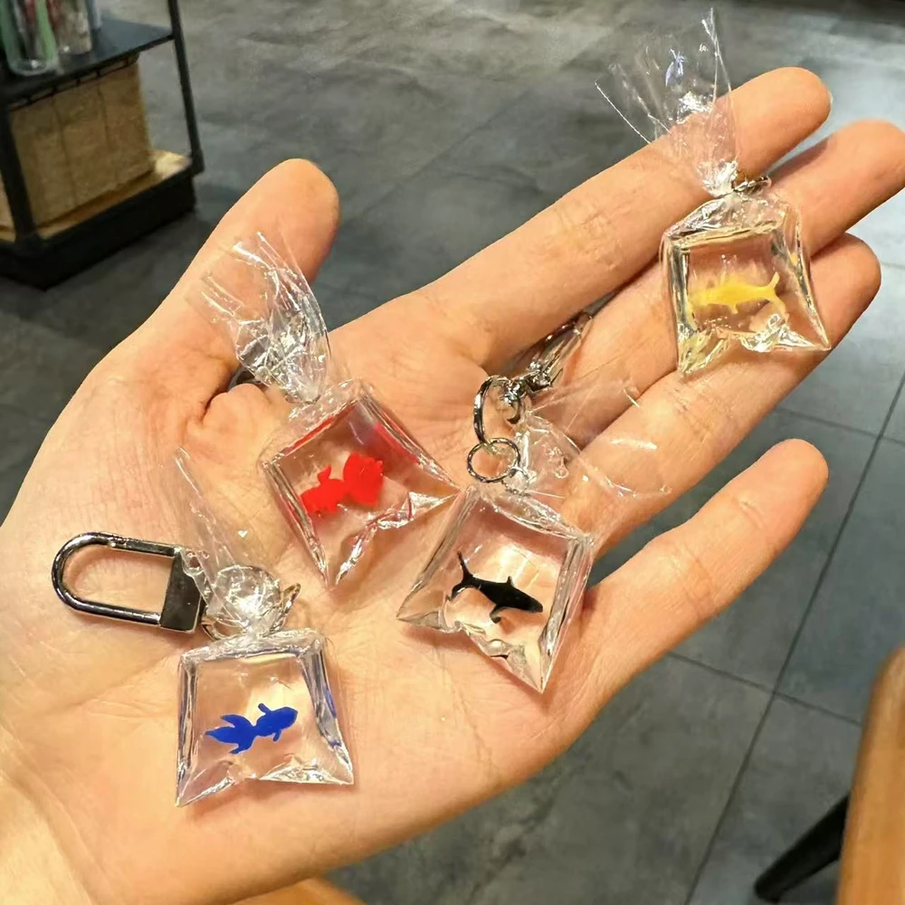 2025 New Trend Coral Fish Bag Resin Charm Ocean Transparent Small Fish Keychain Car Key Decoration Gift Key Ring Wholesale
