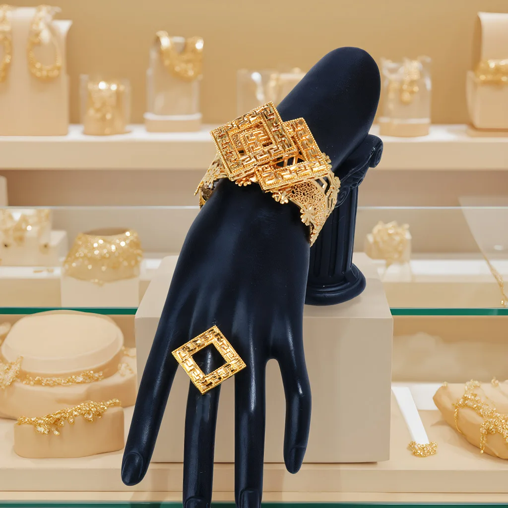 

Dubai Fashion Women's 24K Gold Plated Pattern Set Bracelet Ring Exquisite and High end Charming Declaration DD11027