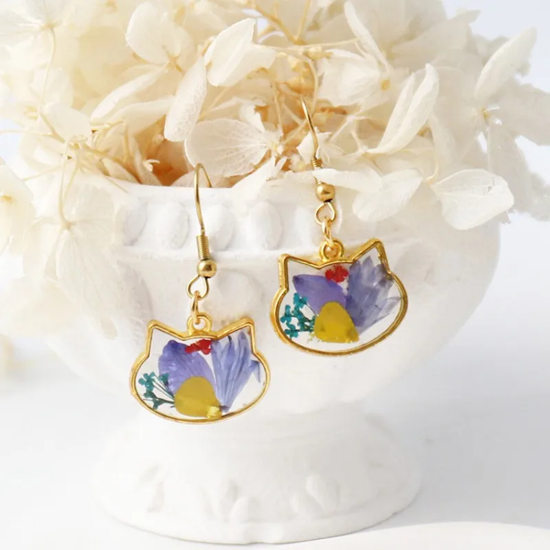 

Creative Epoxy Resin Natural Flower Earrings Cute Cat Head Pressed Flower Earrings 2024 New Colorful Flower Statement Jewelry