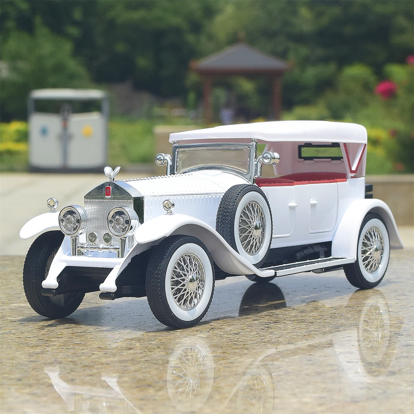 1:24 Rolls-Royce Phantom 1th 1925 Mobil Antik Model Mobil Diecast Paduan Logam dengan Suara dan Lampu Mainan Anak Koleksi Hadiah Ulang Tahun
