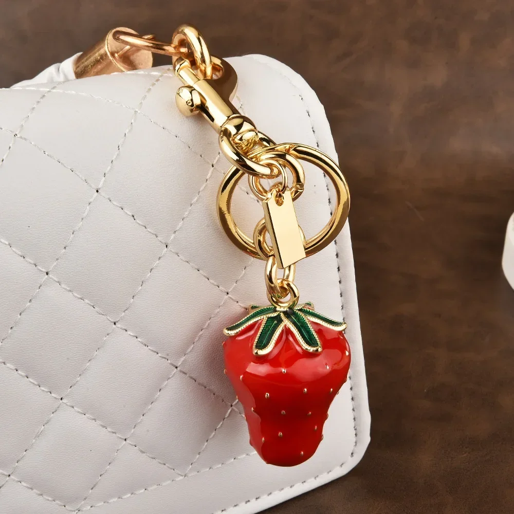 

Подвеска-сумка с вишней серии Golden Strawberry, женский брелок-кольцо, тренд клубники из искусственного дерева