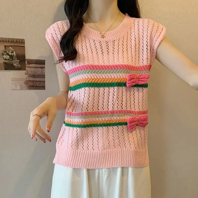 ドーパミンスタイルクルーネックノースリーブニットセーターベスト女性の夏の新弓ストライプ中空アウトスリムフィットイントップ