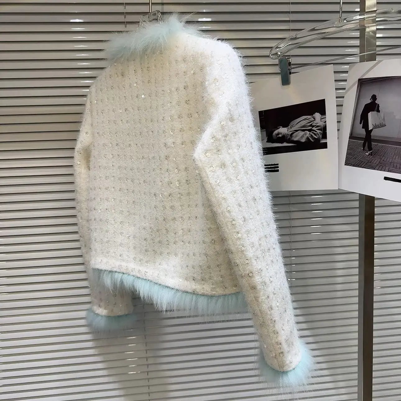 معطف نسائي طويل من القطن مُزين بفرو منخ مخملي من Faionable ort لشتاء 2023 معطف طويل بقصة مستقيمة