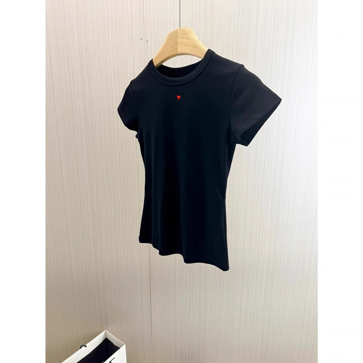 

New Love Black and White Fashion Women's Fitness Tight Short-sleeved Tight T-shirt Printed Bottoming Shirt Fitness Sports Top