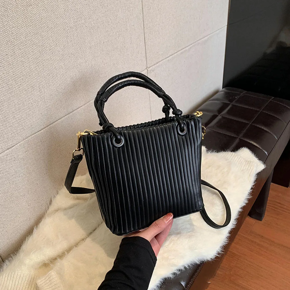 

New Arrival Solid Color Leather Crossbody Bag Vintage Striped Handbag Pleated Bucket Bags Casual Daily Shoulder Bags For Women