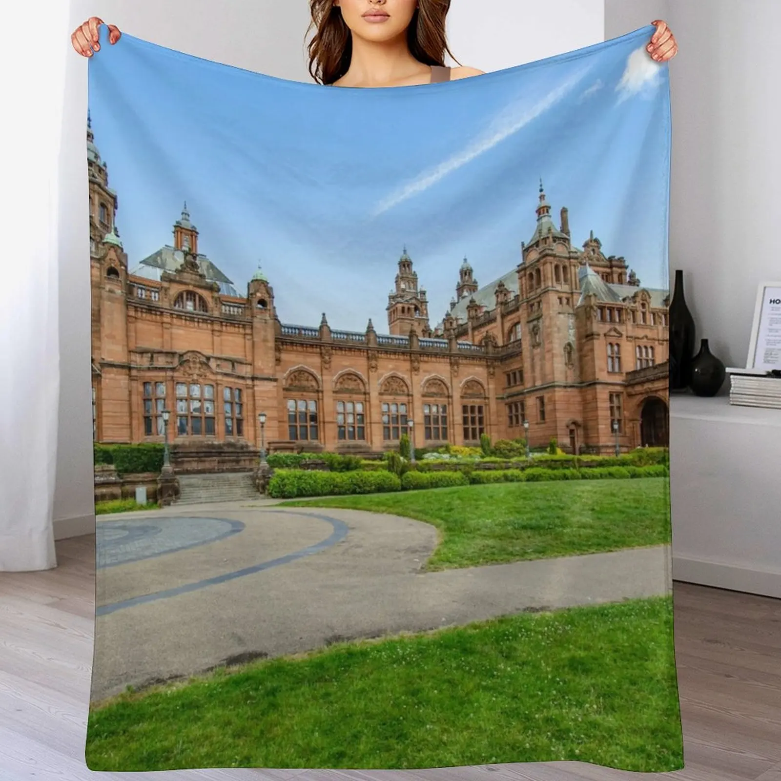 

Glasgow Kelvingrove Art Gallery and Museum Scotland Throw Blanket Plush Fuzzy Cozy Blanket for Couch Sofa