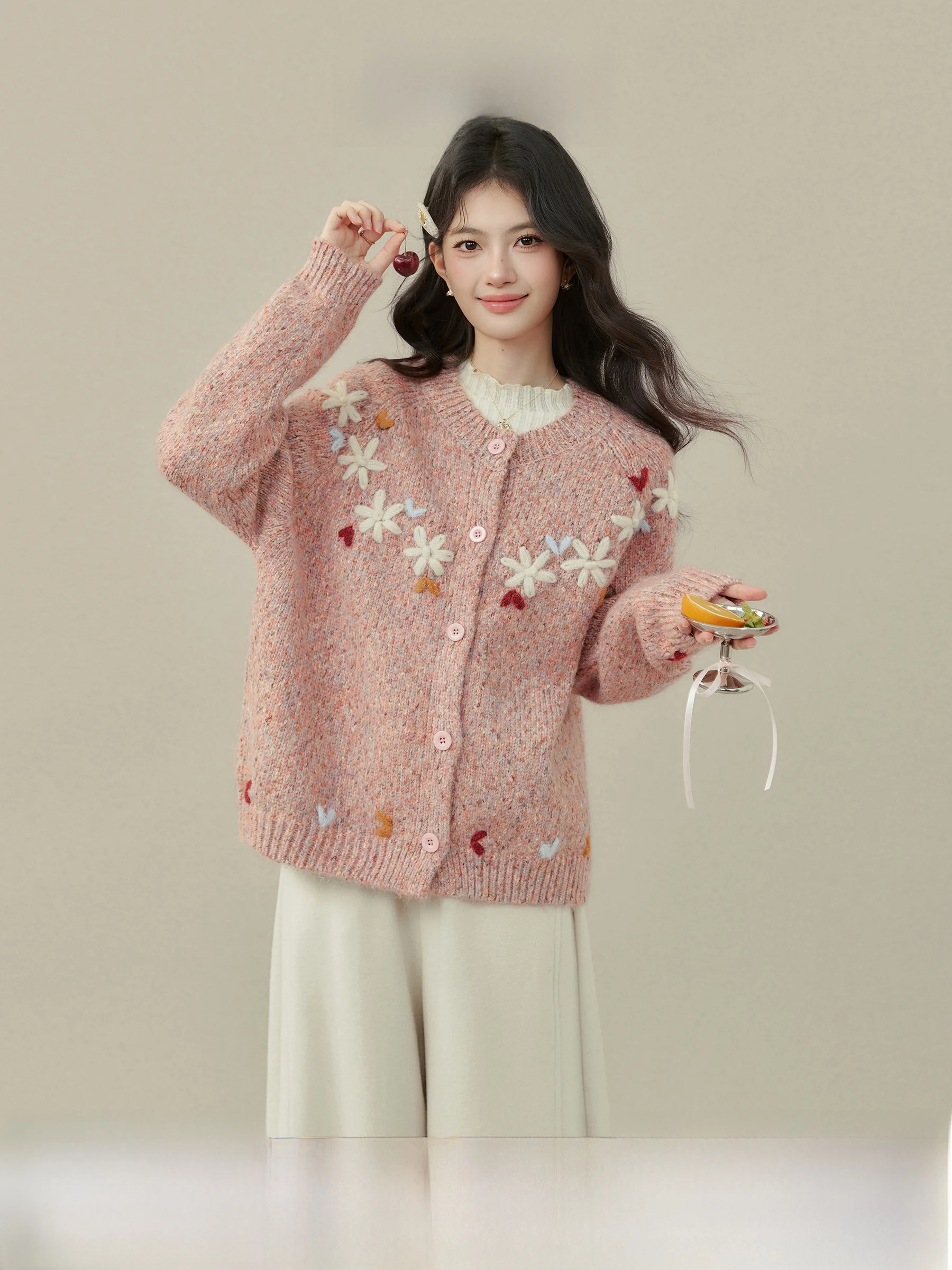 

Новый женский кардиган ручной работы, розовый, для ношения под одеждой, зимний, свободного кроя, длинный рукав, с цветочным узором, на одной пуговице