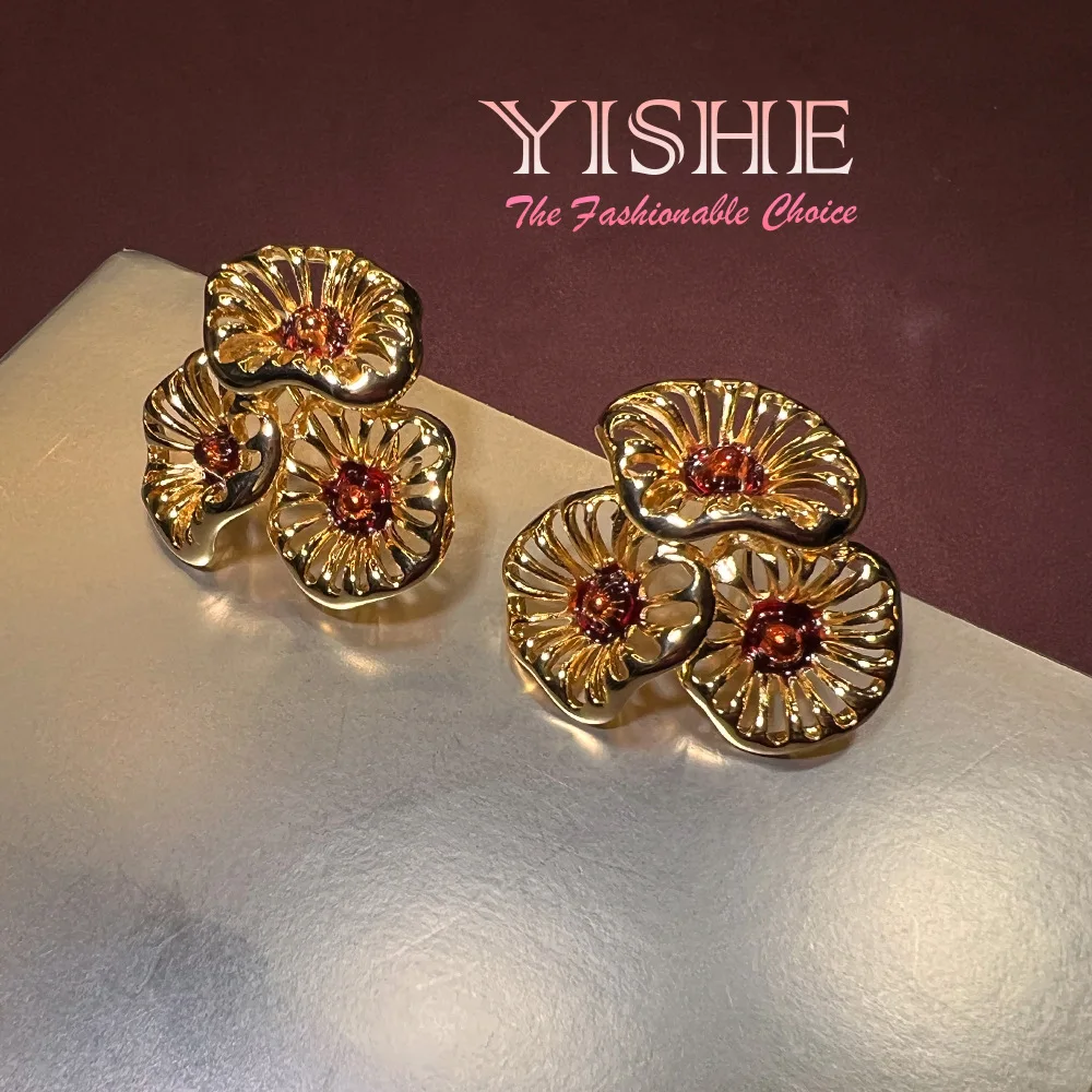 Medieval lotus hollow plated real gold mirror polished stud earrings, court style niche design sense advanced sense earrings