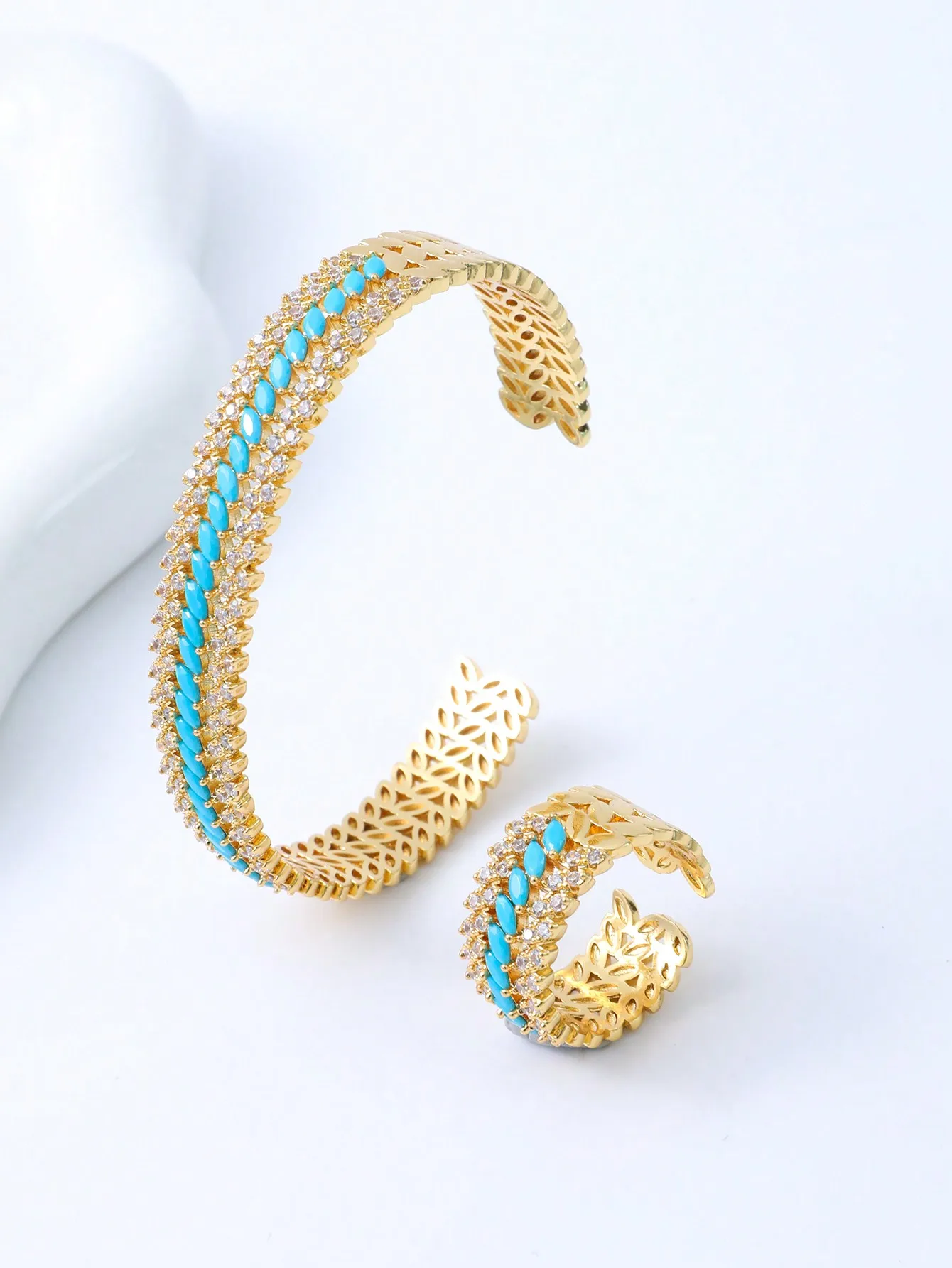 A new European and American 14K gold-plated copper retro light luxury micro-inset zircon geometric bracelet ring set