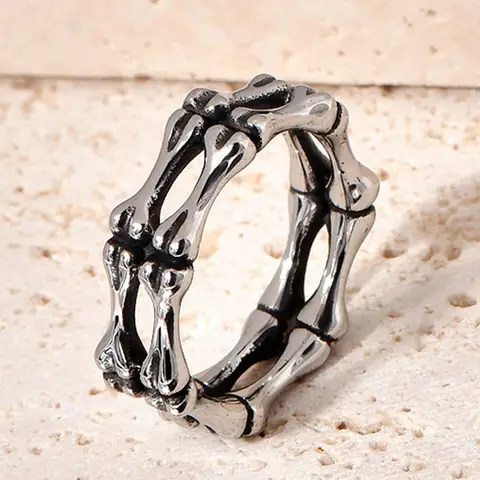 Stainless steel cast vintage skull knuckle ring wholesale European and American men's titanium steel ring jewelry