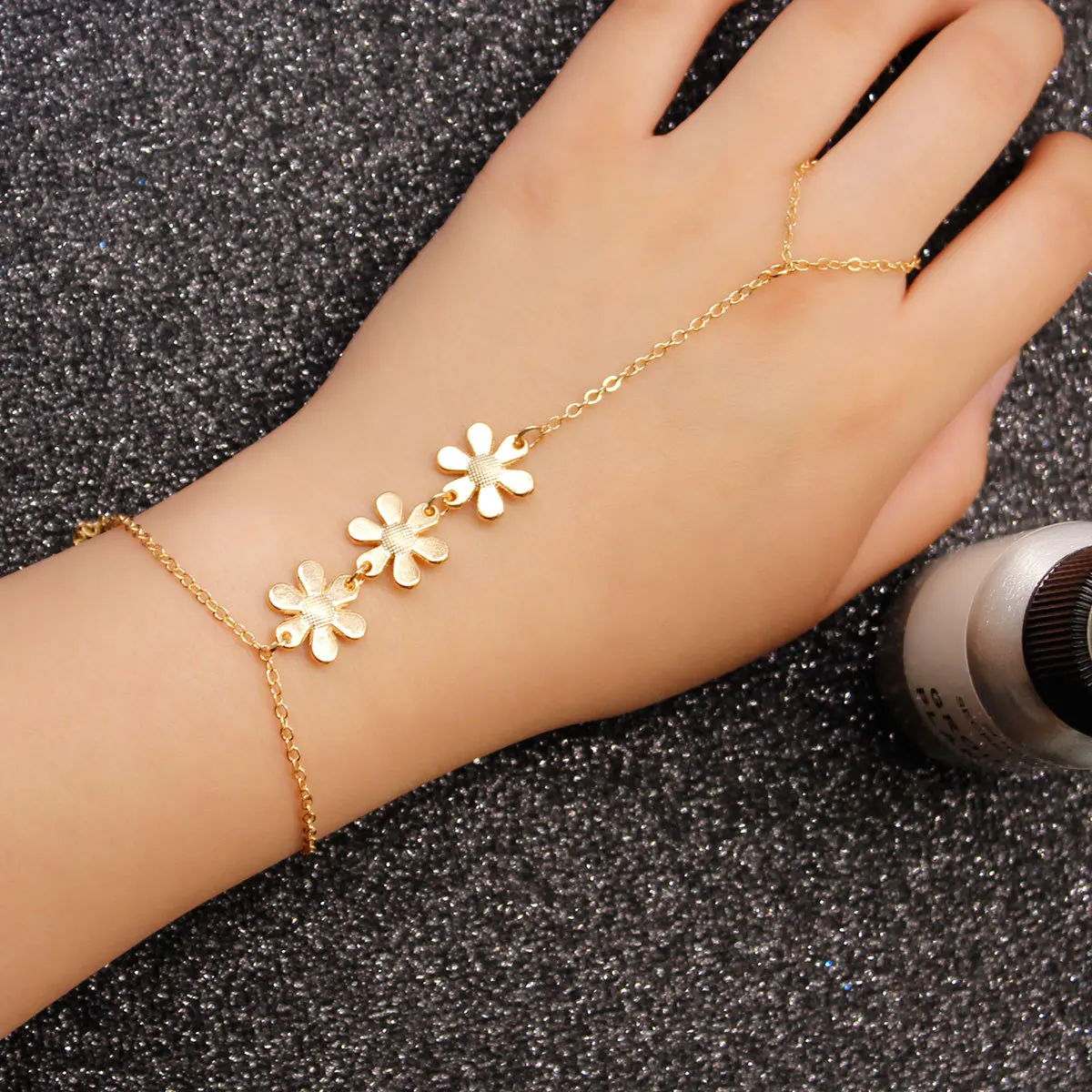 Simple flower Pendant Chain Bracelet Link Connected Gold plated Wide Finger Ring Bracelets for Women Link Hand Harness Jewelry