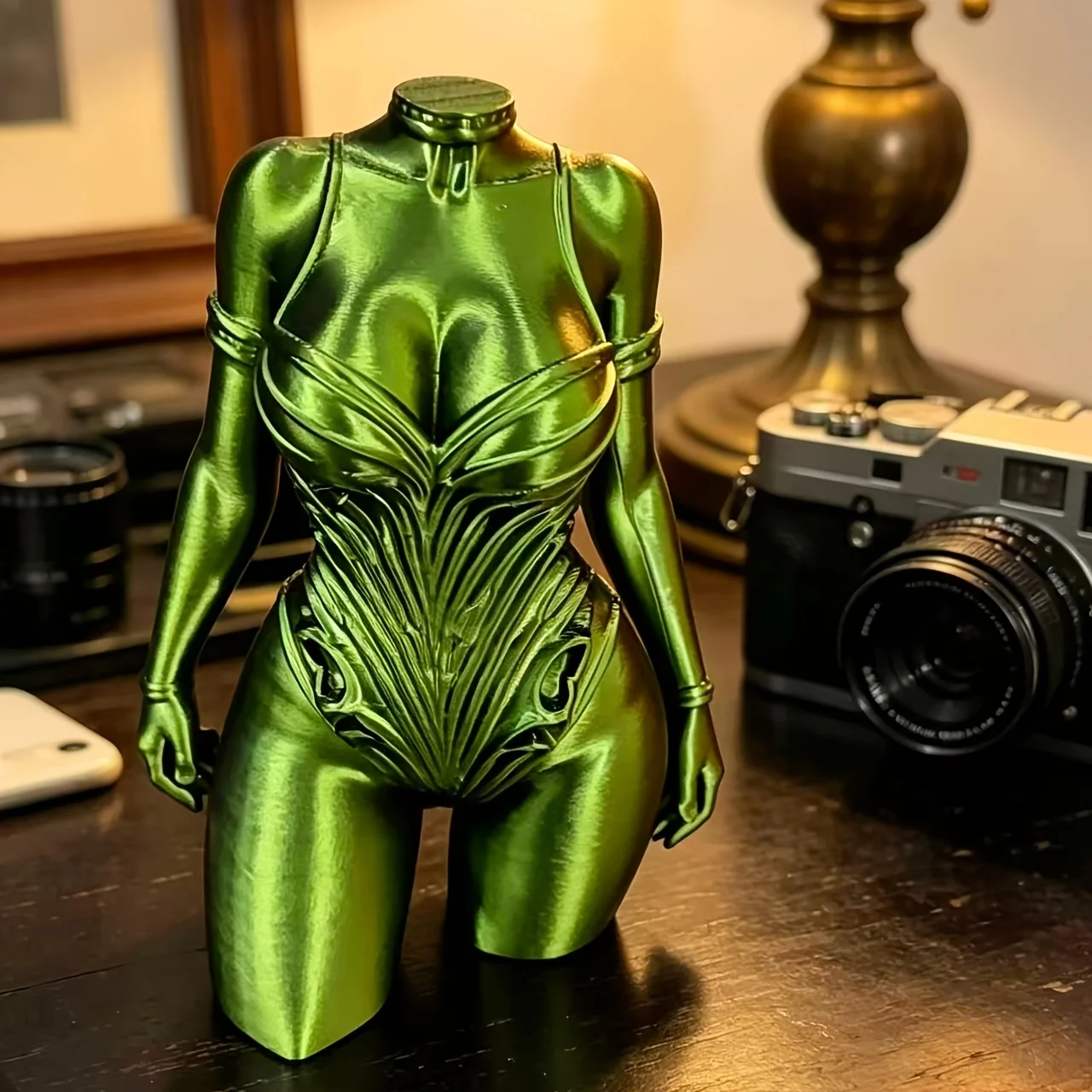 Cyberpunk Style Woman Torso Figurine 3D Printing Art Statue Future Technology Desktop Ornament Home Decor for Living Room Office