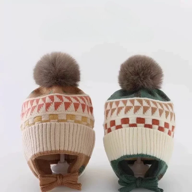 حماية الأذن قبعة صغيرة للأطفال مع غطاء للأذنين لينة دافئة بوم بوم الشتاء الدافئة محبوك قبعة للرضع طفل أطفال بنين بنات