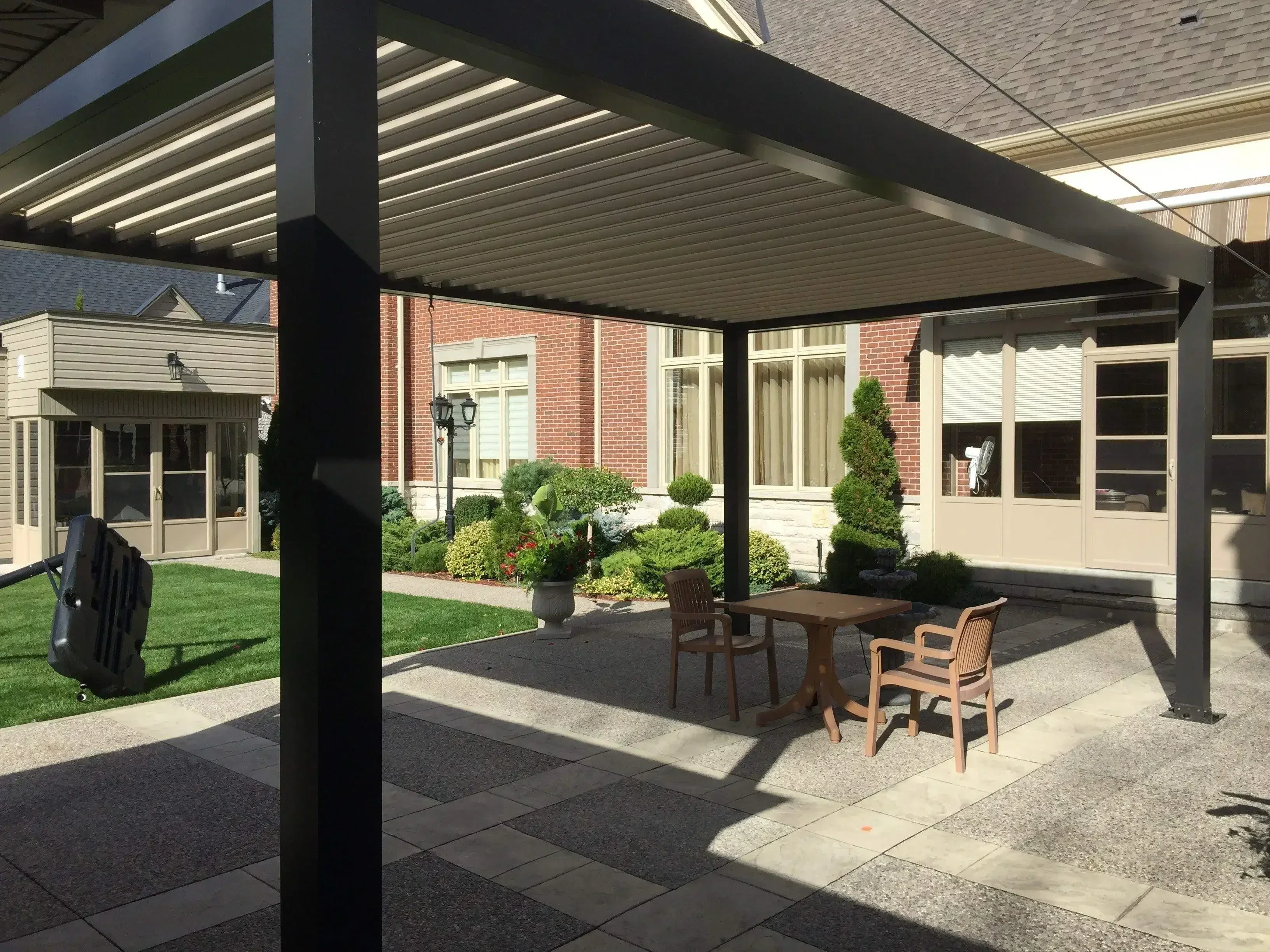 Customized  Waterproof Louvered Roof Motorized Aluminium Pergola Arches Arbours Pergolas