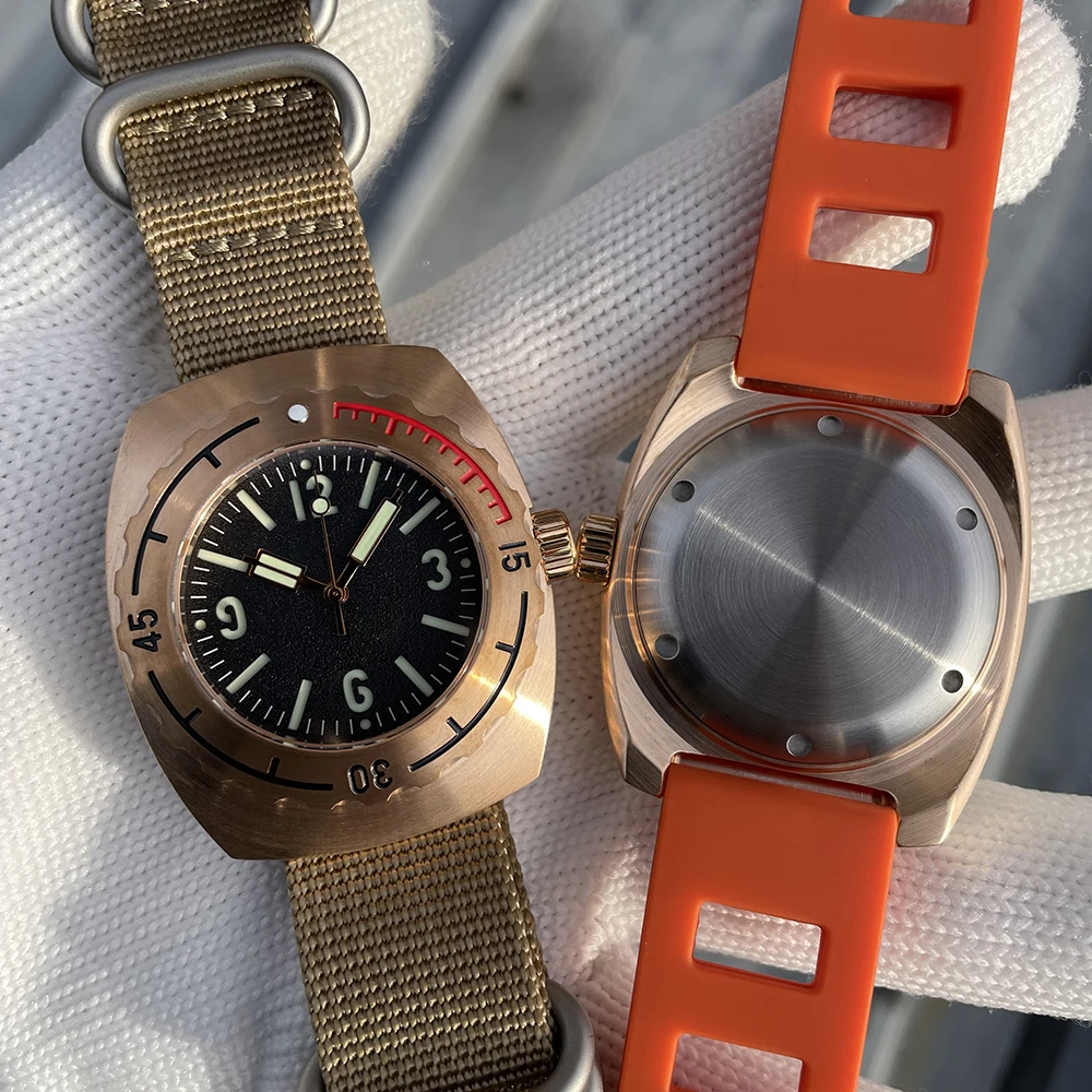 

STEELDIVE Men Automatic Watc 42mm CuSn8 Bronze Tonneau Mechanical Wristwatch Dive 50Bar Waterproof C3 Luminous Sapphire NH35