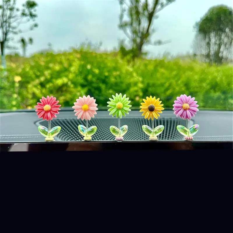 Creative Car Ornaments Shaking Head Cute Fresh Sunflower Center Console Rearview Mirror Ornaments Car Accessories Ladies Gifts