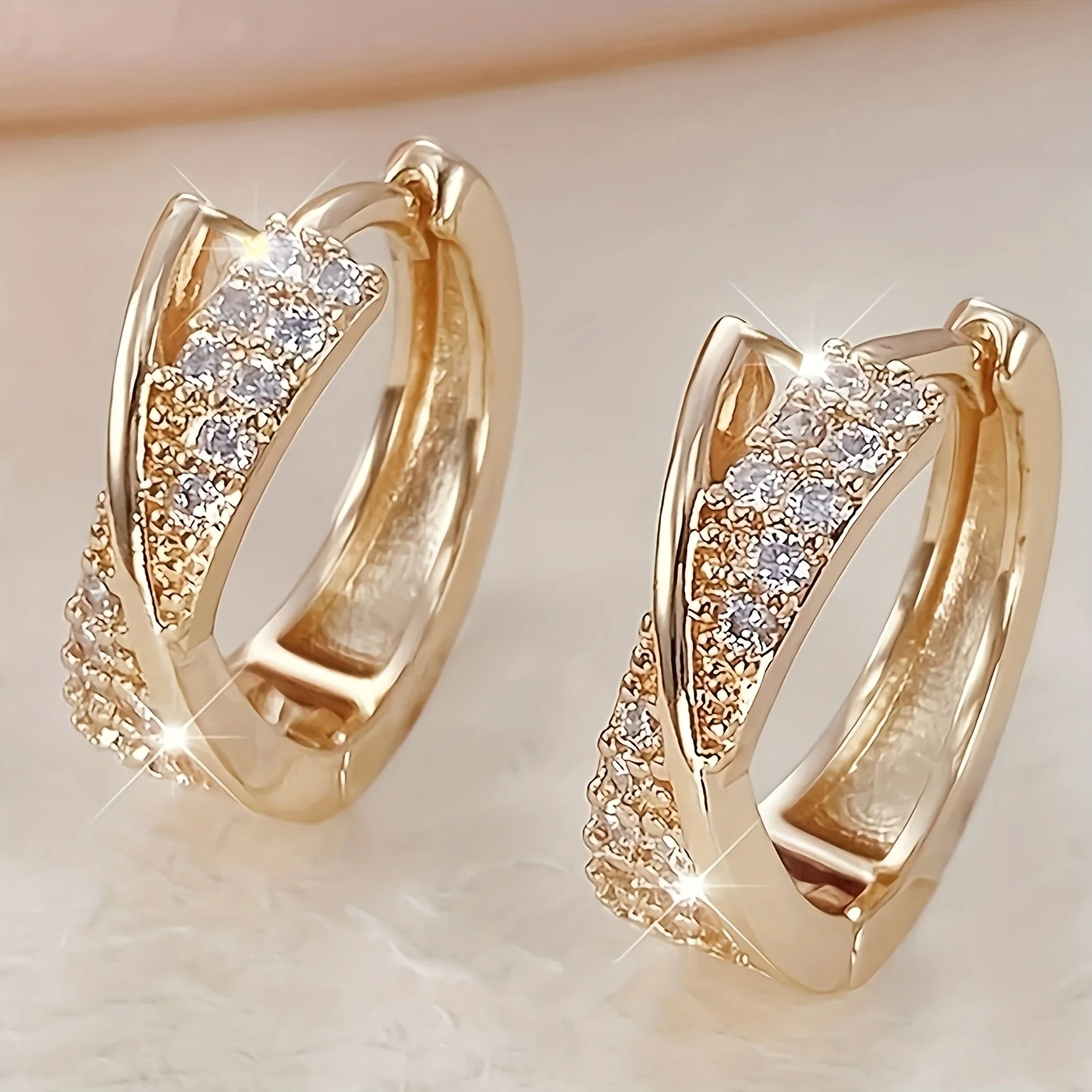 

1 Pair of Elegant Copper-Inlaid Synthetic Synthetic Zirconia Hoop Earrings, Exquisite and Compact Luxury Design, Suitable for Women's Parties, Banquets, or Daily Gifting