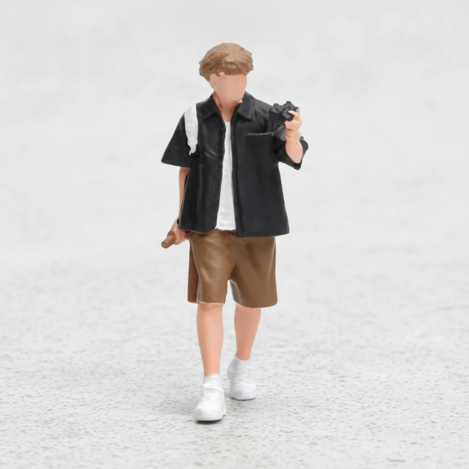 Miniature Figure Standing Figure with Backpack Miniature People White Mini People Exquisite for Hobbyists, Dioramas