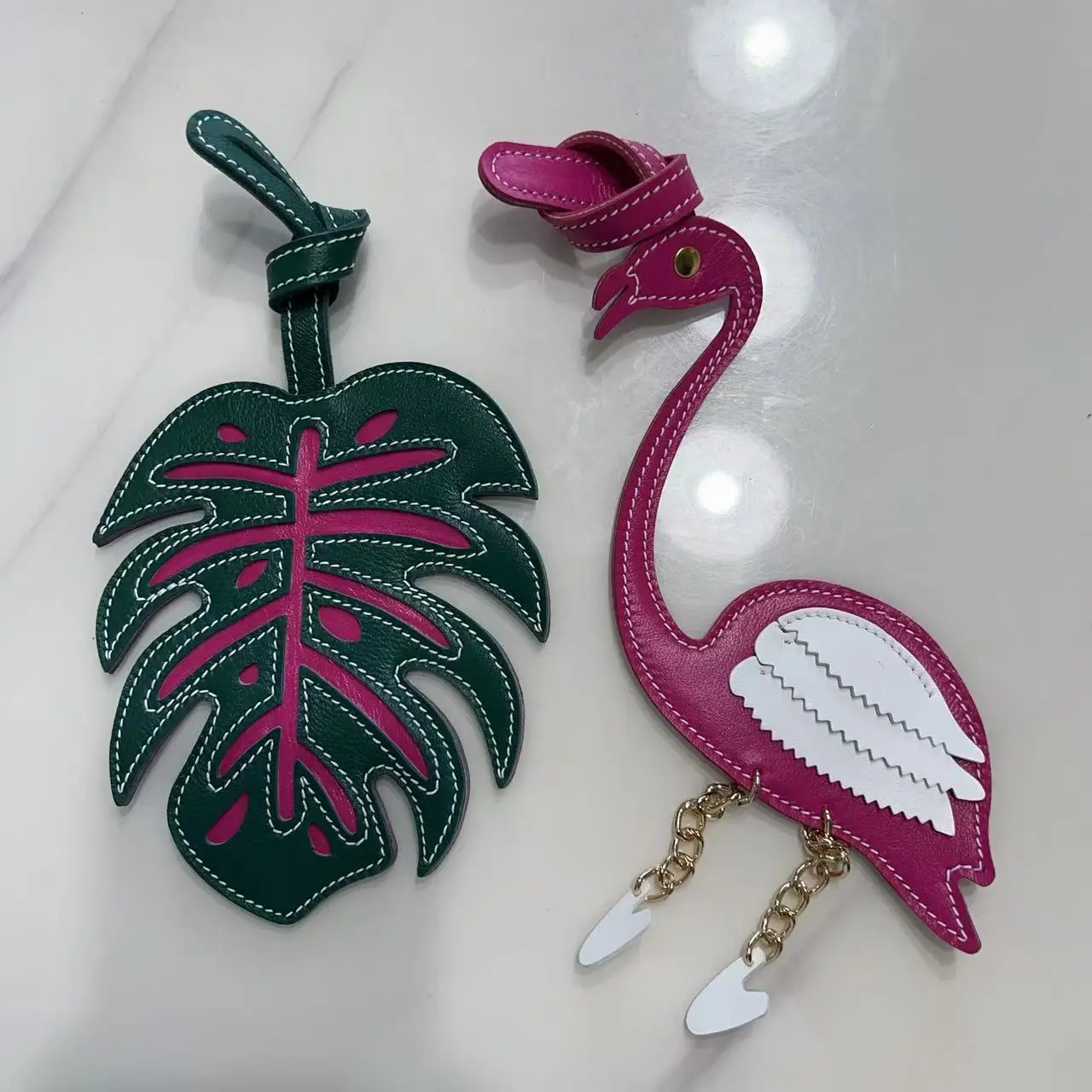 

Genuine leather small flame bird leaf keychain creative handmade retro design unique niche bag pendant Shaped pendant trinkets