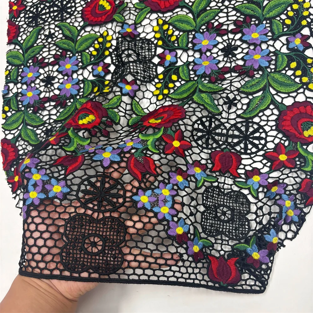 Neuer Stil Nigerianischer Spitzenstoff 2026 Hochwertige Wasserlösliche Bestickte Modische Weiche Spitze 5 Yards – Detail 9