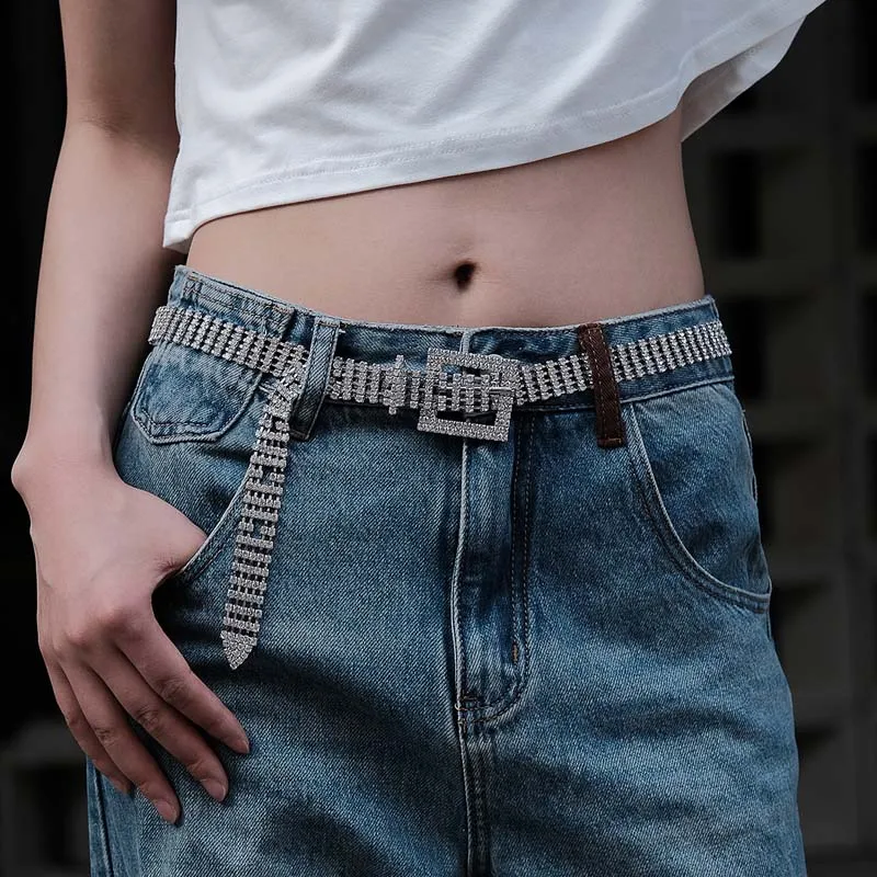 女性のための光沢のあるラインストーンウェディングベルト,シルバーカラーのウエストバンド,花嫁のためのベルト,花嫁のためのジュエリー,クリスタルチェーン,パーティー