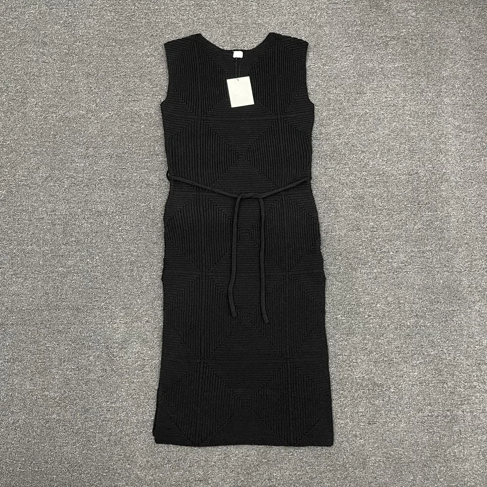 Maxdutti Minimalist Knitted Dress Women Hollow Midi Dress Slim Fit Fashionable Black Commuting Elegant